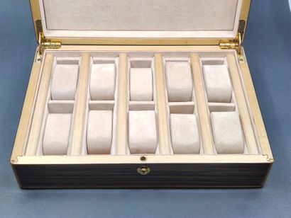 BOITE de présentation de montres en bois...