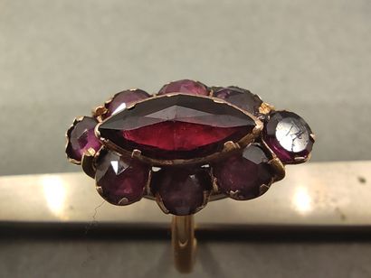 
BAGUE marquise en or jaune 750° ornée de...