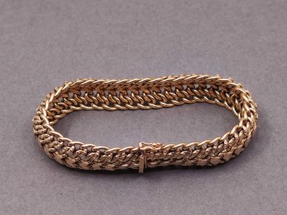 
LOTd'or 750 comprenant : 




Bracelet maille...