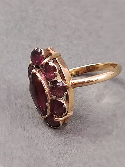 
BAGUE marquise en or jaune 750° ornée de...
