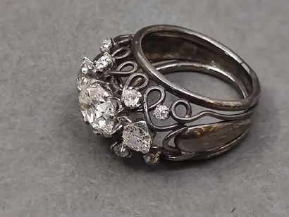 
TRAVAIL FRANCAIS



BAGUE en or 750° noirci...