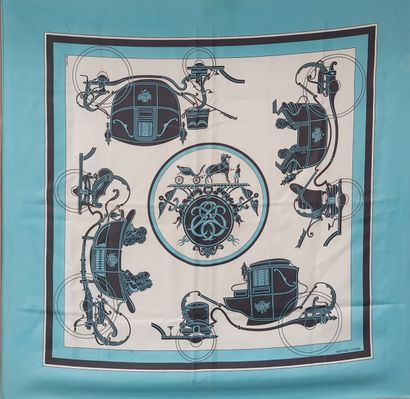 HERMES

Carré en soie de couleur bleue

Dans...