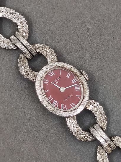 ANKER 

Montre bracelet en métal argenté...