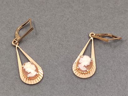 Paire de boucles d'oreilles en or jaune 750...