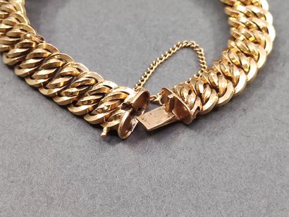 BRACELET maille américaine en or jaune 750°...