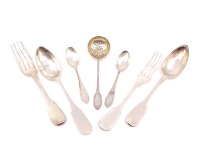 Ensemble de couverts en argent comprenant...