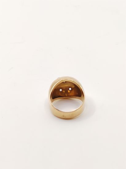
BAGUE dôme en or jaune 750° pavée de pierres...
