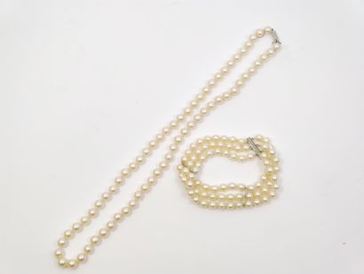 COLLIER et BRACELET en perles de culture...