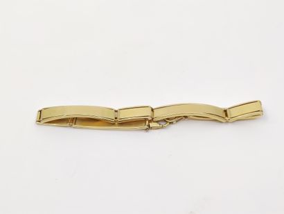 BRACELET en or jaune 750° a motifs rectangulaire...