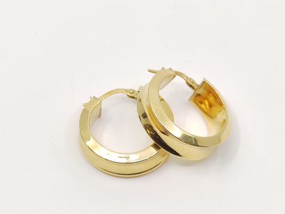 PAIRE de créoles en or jaune 750° 

Poids...