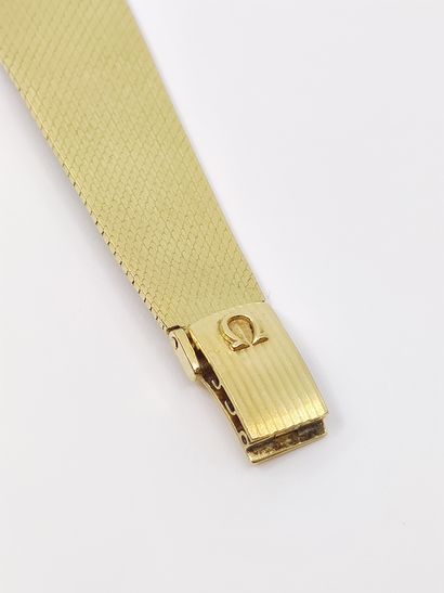 OMEGA de ville 

MONTRE en or jaune 750°,...