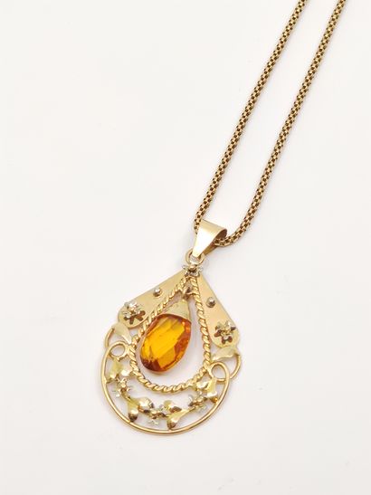COLLIER en or 18 kt supportant un PENDENTIF...