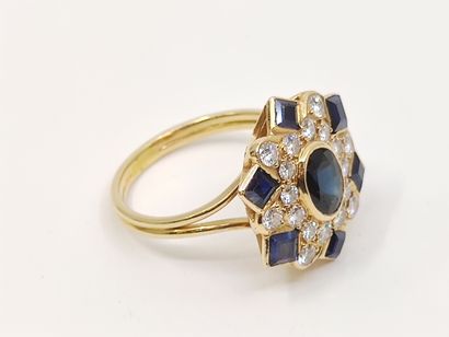 BAGUE en or 750° ornée de diamants et de...