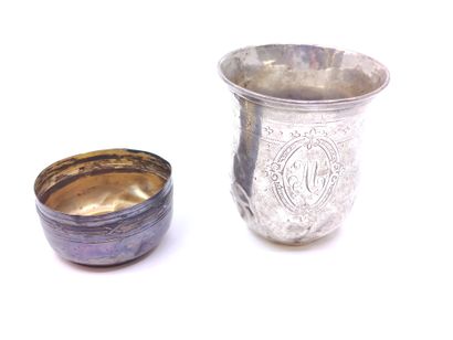 Timbale en argent gravée et ciselée 

Chiffrée...