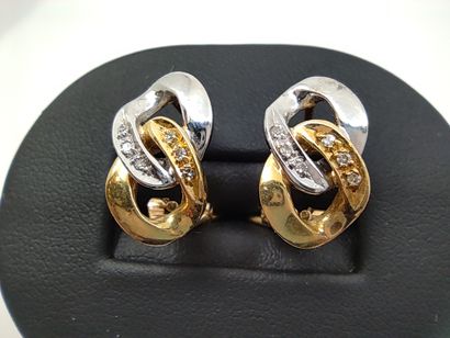 PAIRE de boucles d'oreilles en or jaune deux...