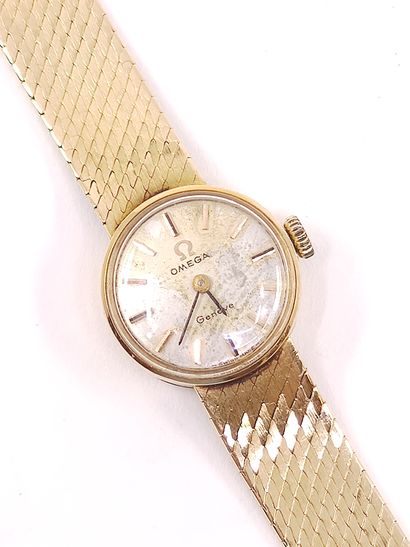 OMEGA 

Montre bracelet de dame en or jaune...