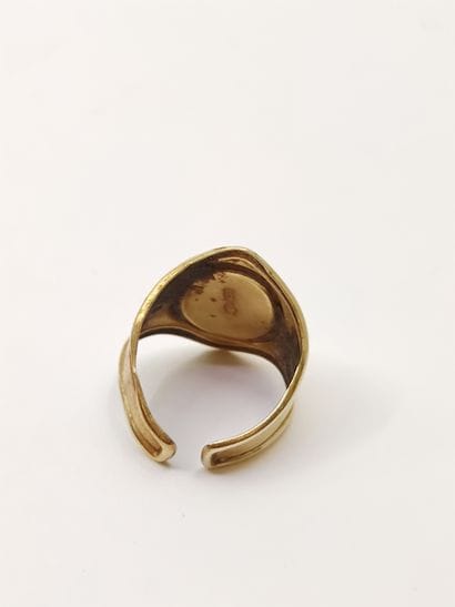 
LOT d'or 750° comprenant :

Bracelet articulé 

Bague...