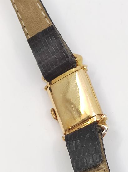 JUVENIA

MONTRE bracelet de dame en or 750°,...