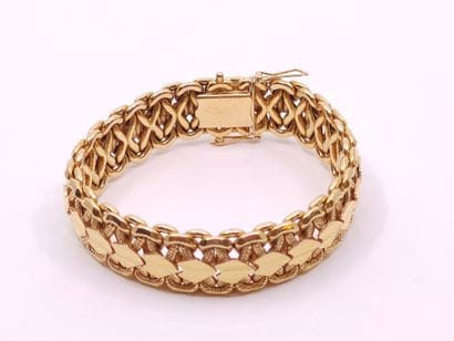 BRACELET en or jaune 750° maille fantaisie

Poids...
