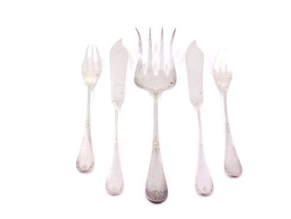 Six couverts à poisson en argent et une fourchette...