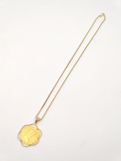 COLLIER en or 18kt supportant un PENDENTIF...