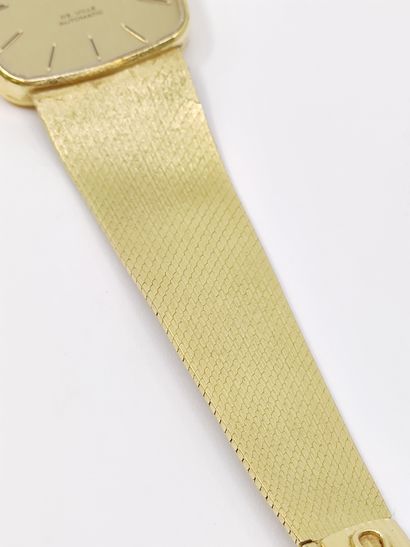 OMEGA de ville 

MONTRE en or jaune 750°,...