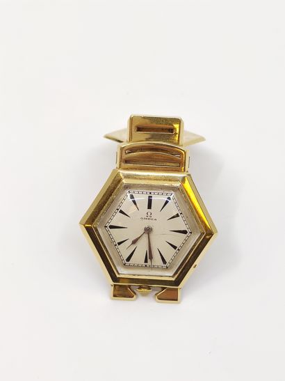 OMEGA - MONTRE CLIP ou agrafe en or jaune...
