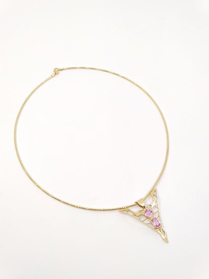 COLLIER cable en or 750° supportant un pendentif...