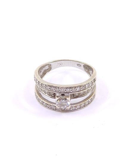 RING in white gold 750 triple line of diamonds...