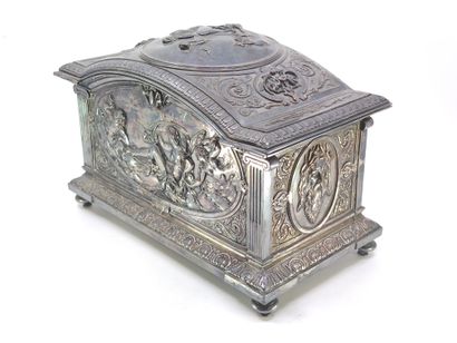 OURY Leopold publisher

Rectangular jewelry...