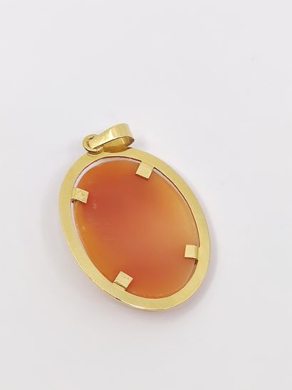 Yellow gold pendant with a cameo representing...