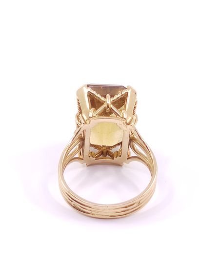 Yellow gold ring 750° with a citrine 

Gross...