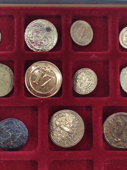 SET of twenty-four buttons 

First Empire

Troops...