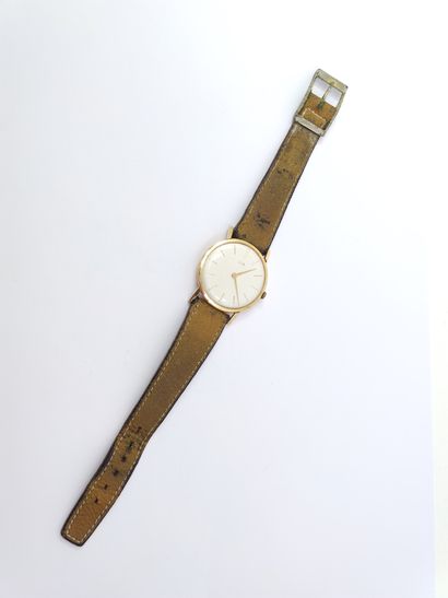 LIP 

Wristwatch, round case in yellow gold...