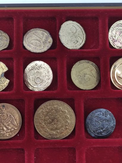SET of twenty-four buttons 

First Empire

Troops...