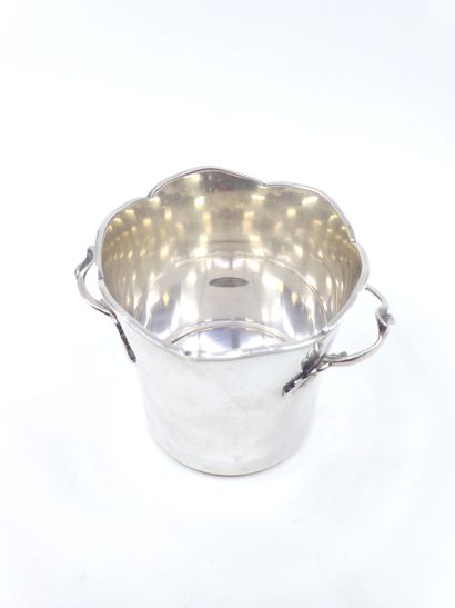 MONTIBERT

Silver-plated metal ice bucket...