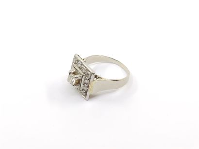 
RING in white gold 750° decorated with a...
