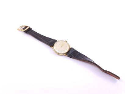 MOVADO

Bracelet watch, round case in yellow...