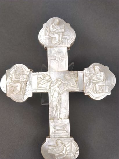 CRUCIFIX two-sided in wood inlaid with mother-of-pearl...