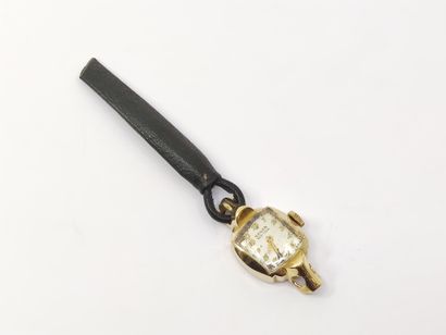Watch case in 14kt gold

Gross weight :8,75...
