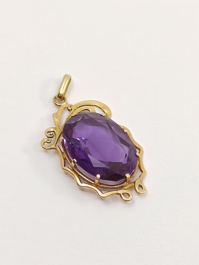 PENDENTIF en or rose 750 sertie d'une alexandrite...
