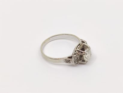 RING in white gold 750° decorated with a...