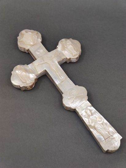 CRUCIFIX two-sided in wood inlaid with mother-of-pearl...