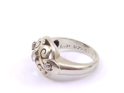 RING in white gold 750° and platinum decorated...