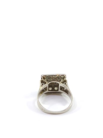 
RING in white gold 750° decorated with a...