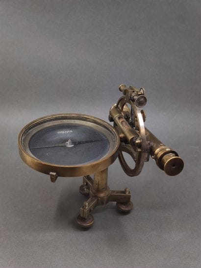 RICHER LEJARD Paris

Brass theodolite

Signed...