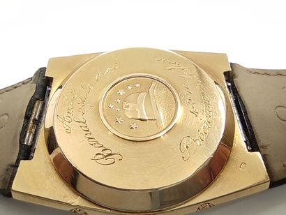OMEGA CONSTELLATION

Méga quartz 

Boitier...