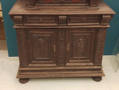 BUFFET with withdrawal two bodies in walnut

Opening...