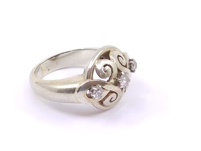 RING in white gold 750° and platinum decorated...