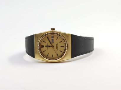 OMEGA CONSTELLATION

Méga quartz 

Boitier...